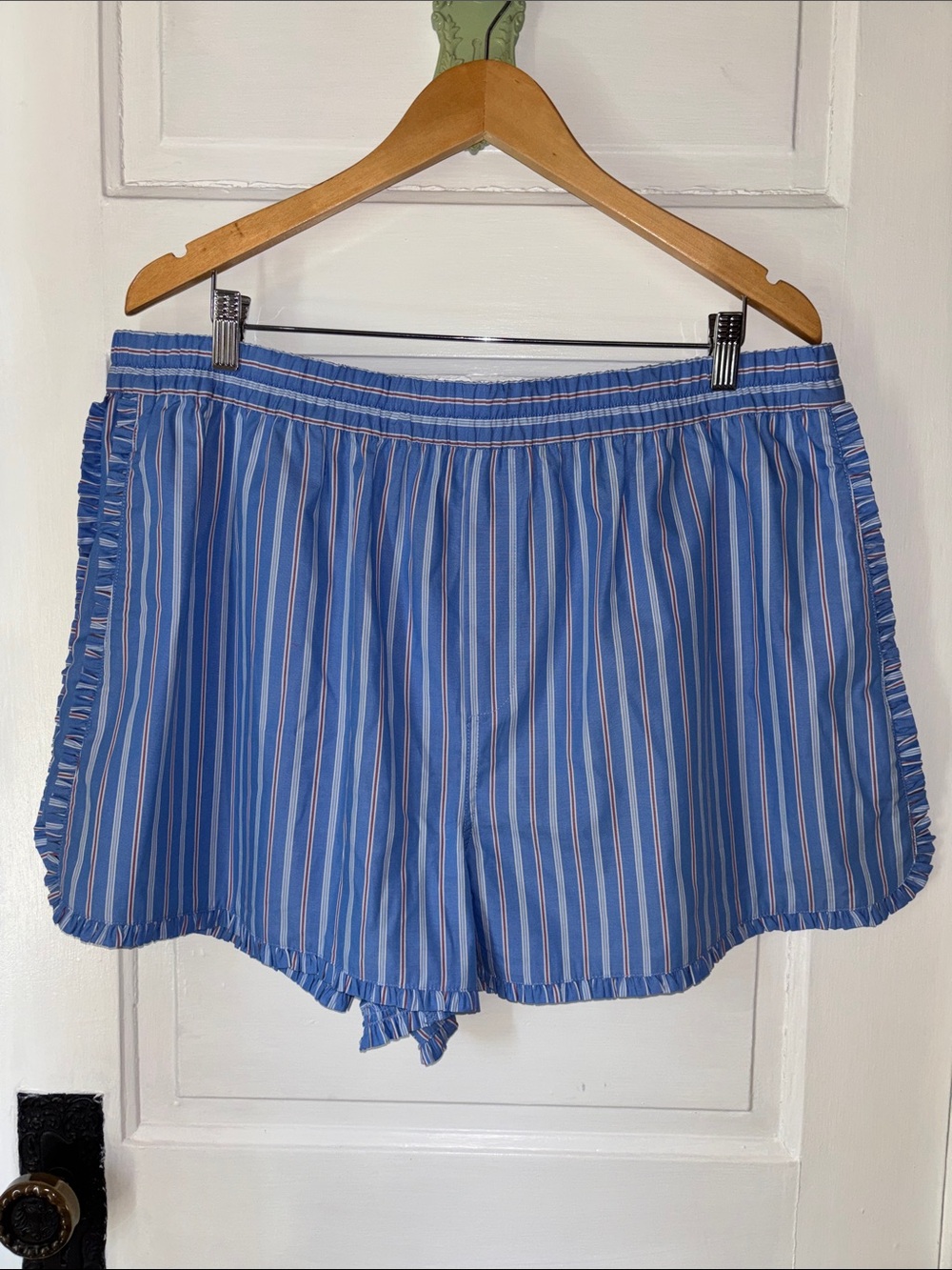 FREE ASSEMBLY STRIPED RUFFLE SHORTS - Picture 2 of 8